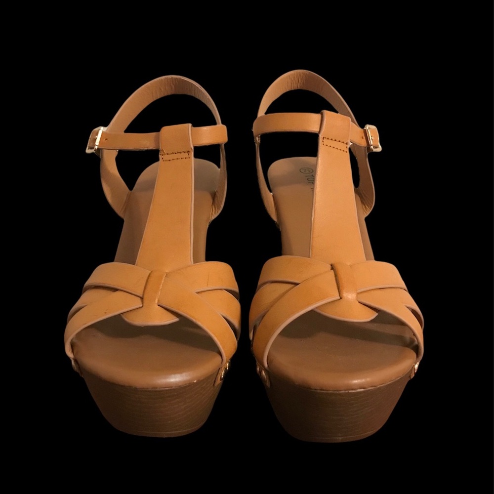 Sandals - Picture 2 of 5